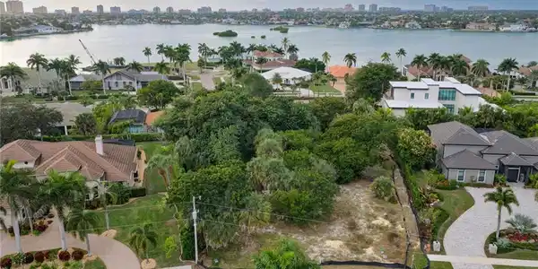 720 Inlet DR