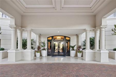 7575 Pelican Bay BLVD