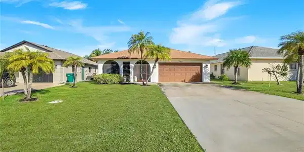 589 98th AVE N