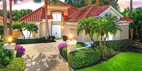 3471 Riviera Lakes CT