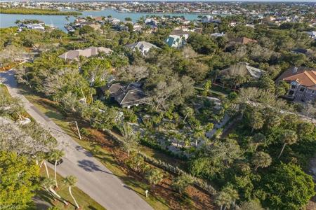 386 Live Oak LN