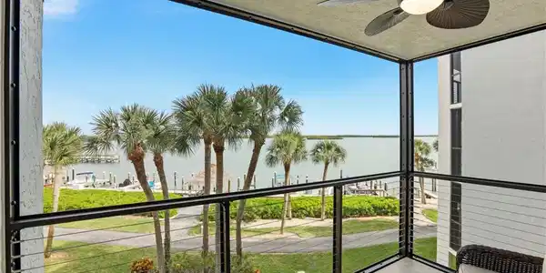 1085 Bald Eagle DR