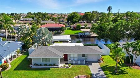 726 SE 43rd TER