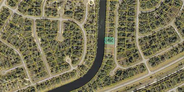 Image 2: Aerial map of property and surrounding area
