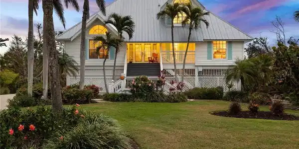 203 Daniel DR
