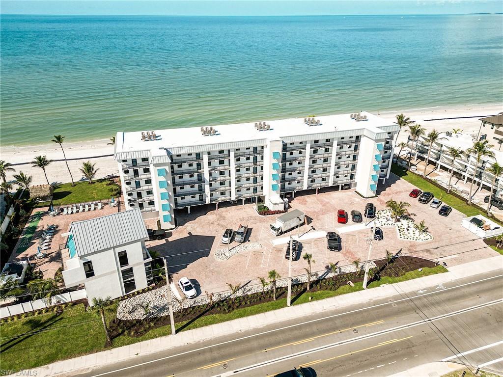 Image 2: Bird's eye view of a pool area