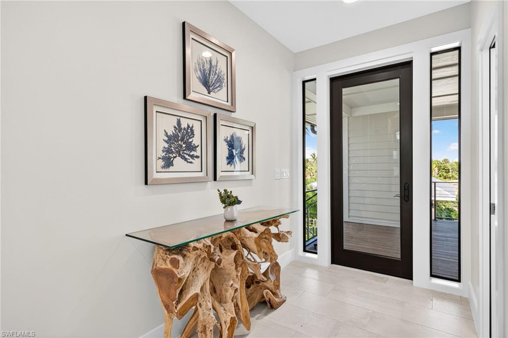 Image 4: Foyer with plenty of natural light