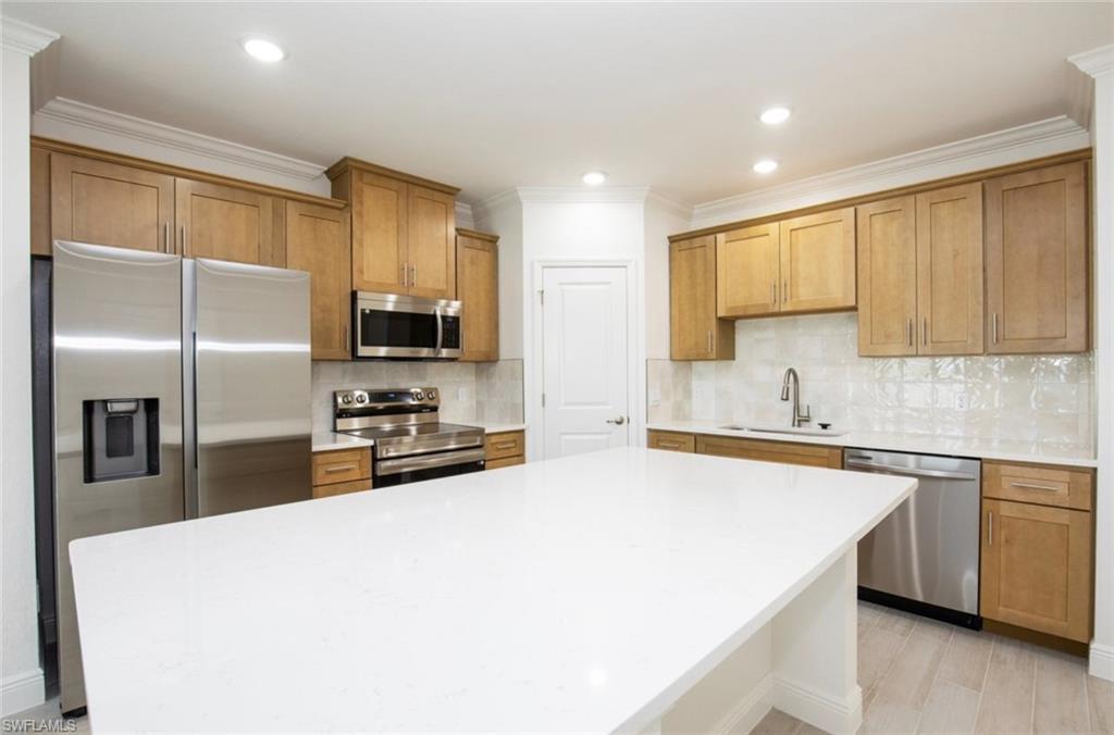 Image 4: Gorgeous Kitchen