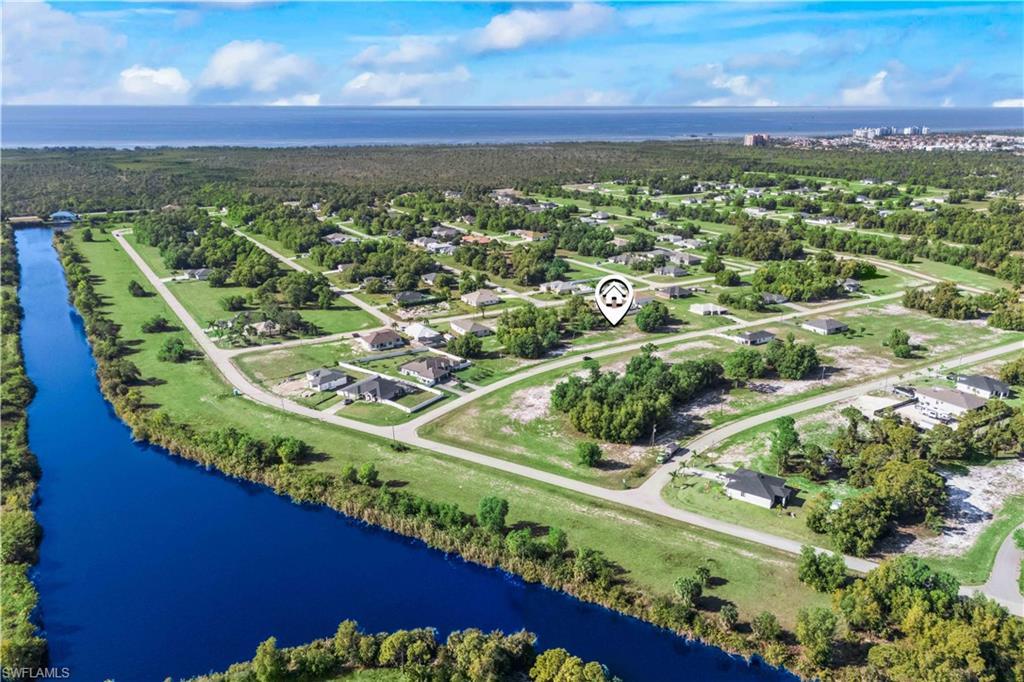Image 3: Nearby canals and water features add lifestyle possibilities.