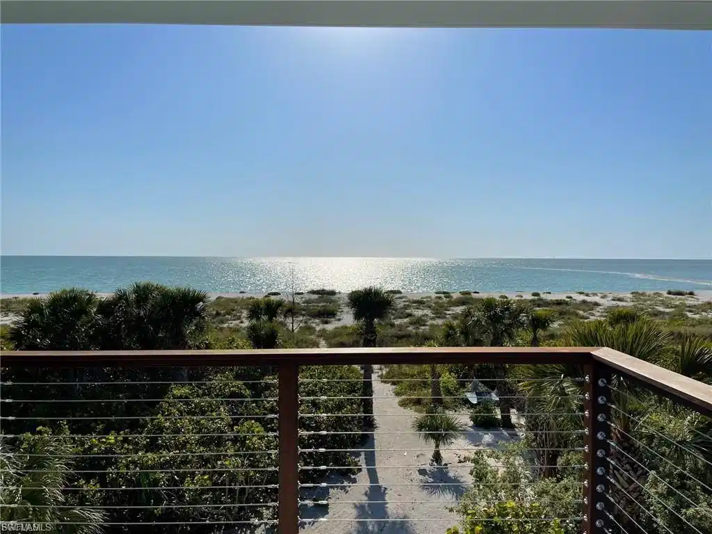 Image 1: Open Deck View from the Townhouse