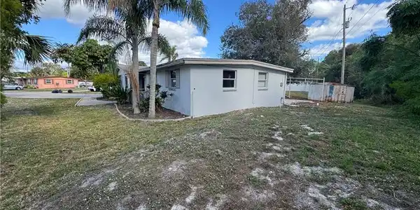 3724 Richard RD