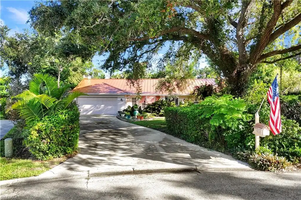 Image 1: A welcoming environment, a long driveway