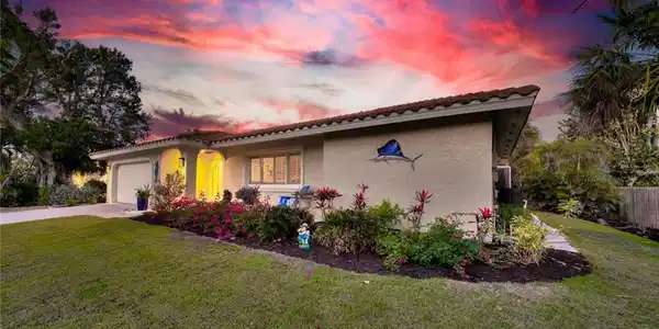 1056 S Yachtsman DR