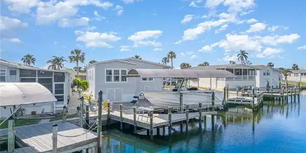 11511 Dogwood LN