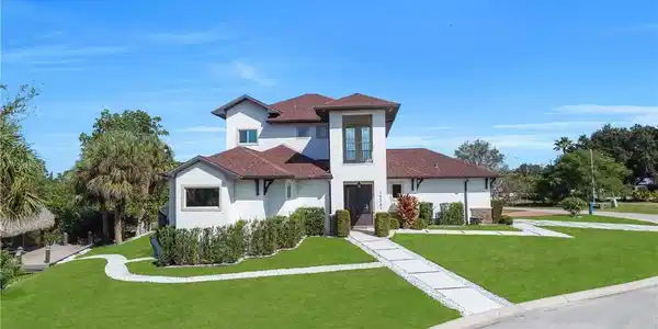 15361 River Cove CT