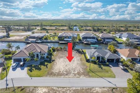 220 NW 39th AVE