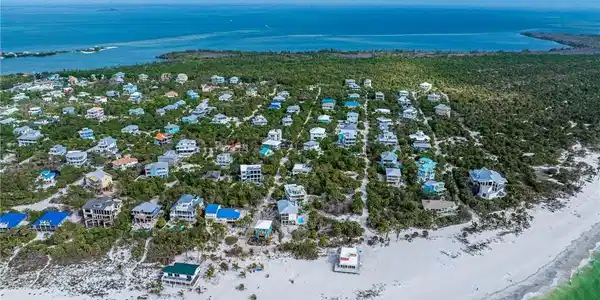 516 Longboat CIR