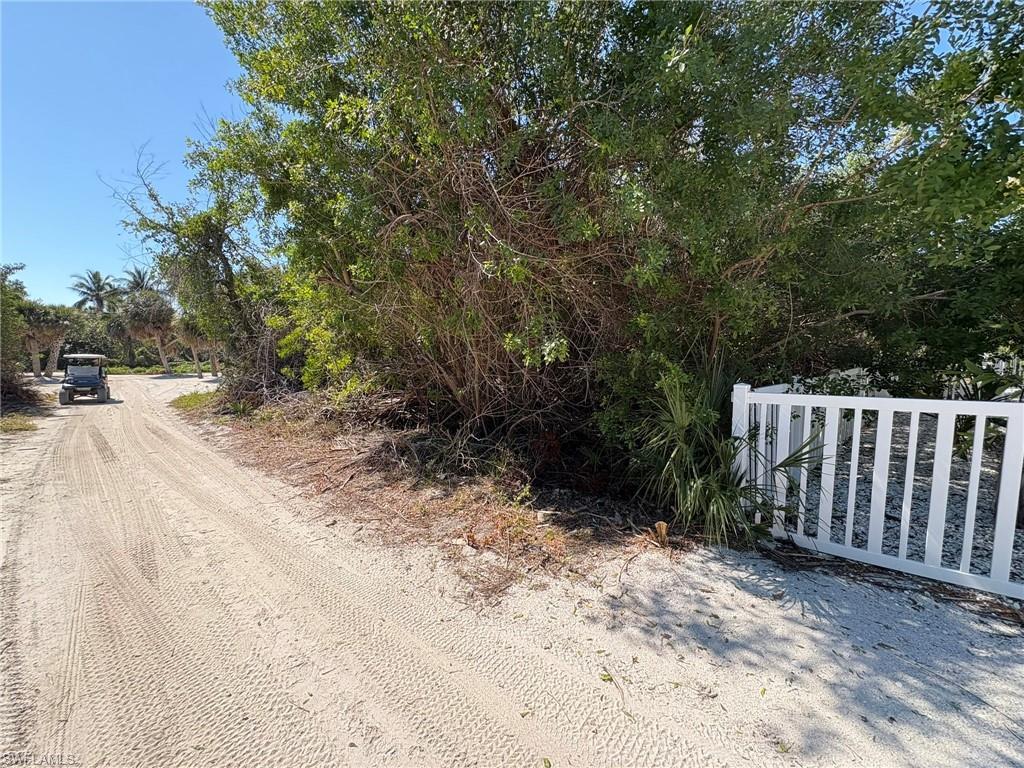 Image 2: Residential Lot