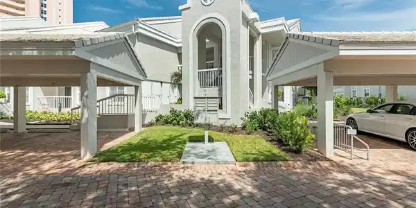 6141 Pelican Bay BLVD