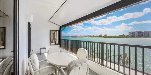 322 La Peninsula BLVD
