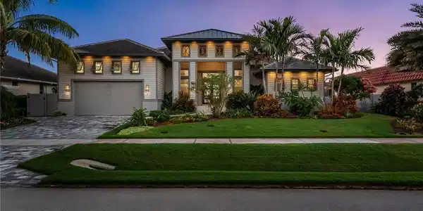 15 Blue Hill CT