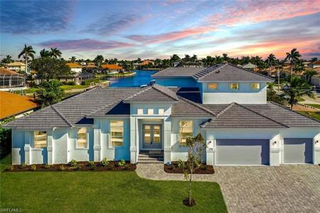 215 Columbus WAY