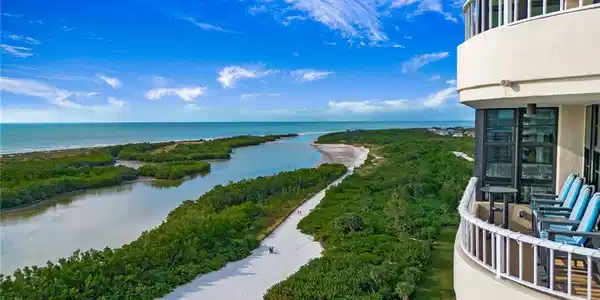 380 Seaview CT