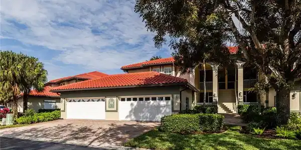 185 Waterside CIR