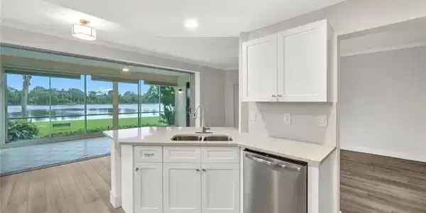 4121 Bayhead DR