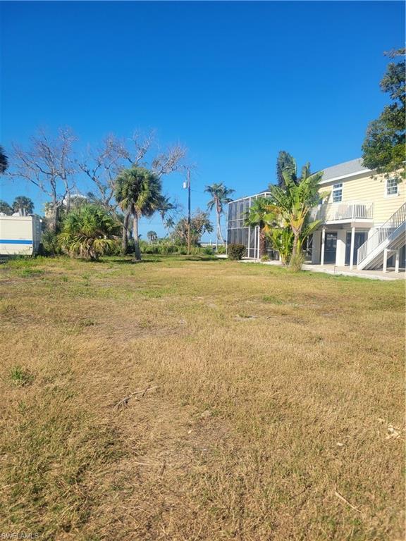 Image 4: Short walk to the sugar sand of Ft. Myers Beach