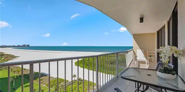 380 Seaview CT