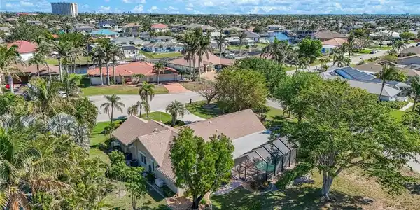 840 S Town And River DR