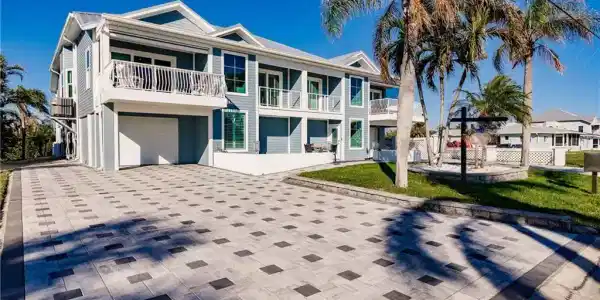 12122 Siesta DR