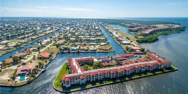 1 Colony Point DR