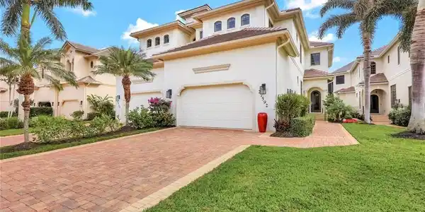 27592 River Reach DR