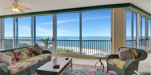5000 Royal Marco WAY