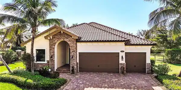 15979 Tropical Breeze DR