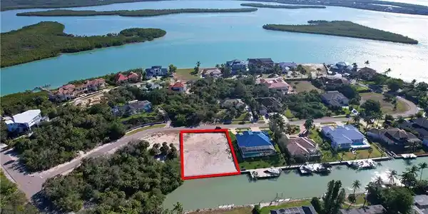 1115 Caxambas DR