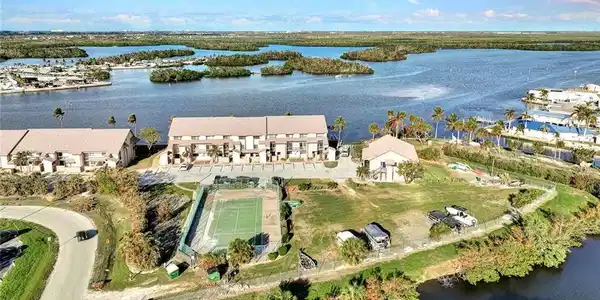 894 Buttonwood DR