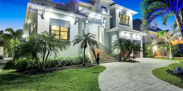 342 Trade Winds AVE