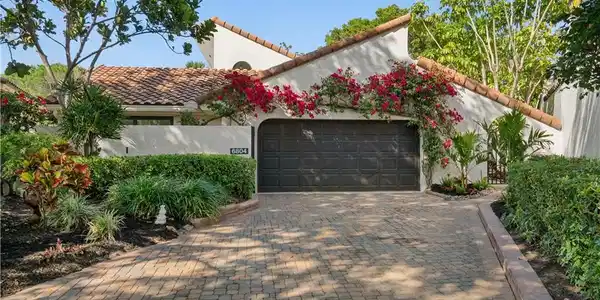 6804 Sand Pointe CIR