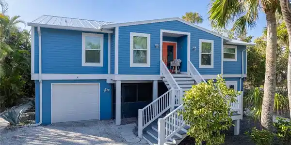 707 Cardium ST