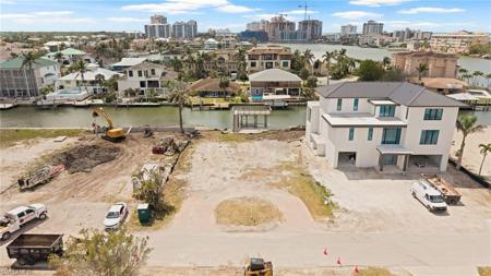 270 TRADE WINDS AVE