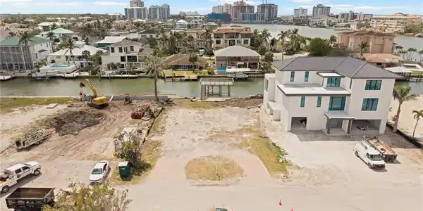 270 TRADE WINDS AVE