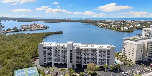 4835 Bonita Beach RD