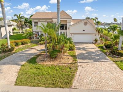 719 SW 51st TER
