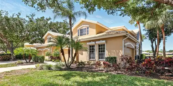 24712 Lakemont Cove LN