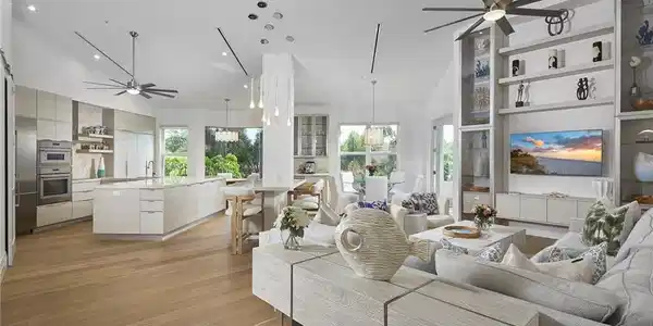 231 Colonade CIR