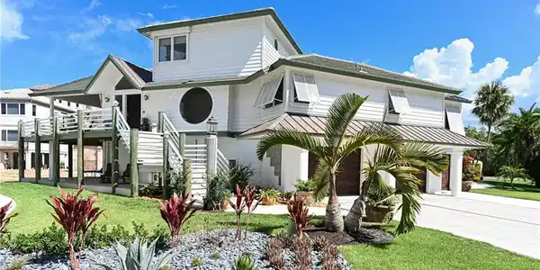 101 DOMINICA LN