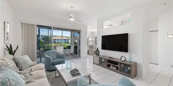 800 Carrick Bend CIR